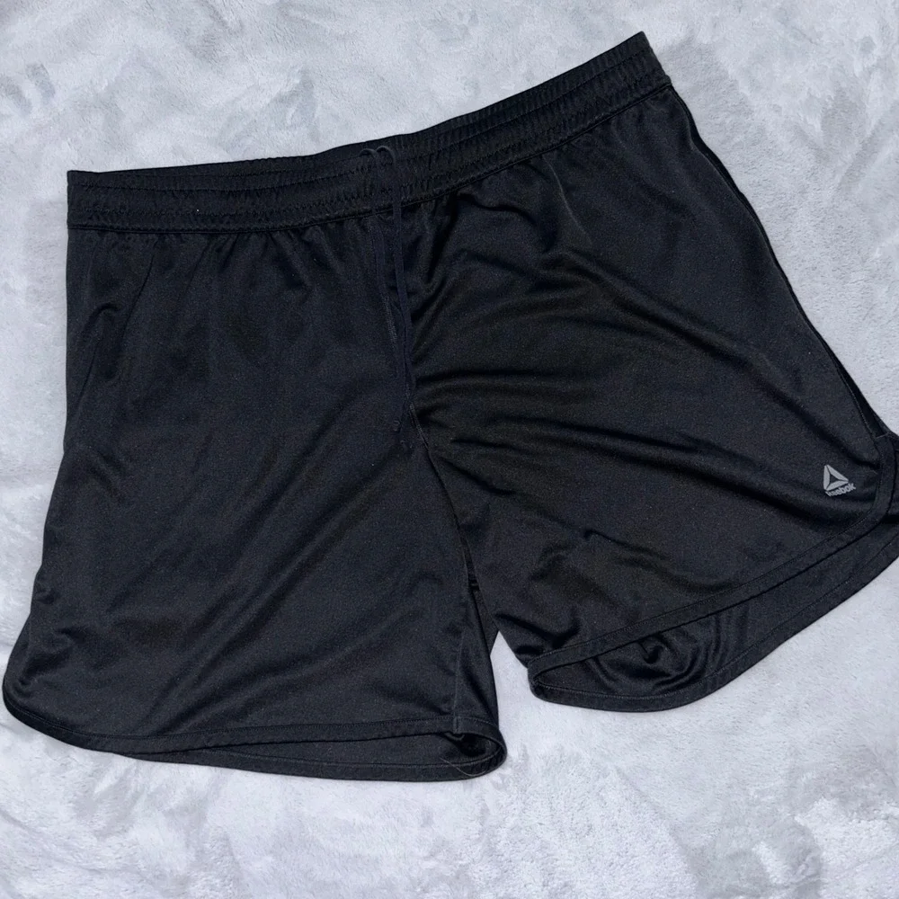 Reebok Mens XL Black Athletic Training Shorts Elastic Waist Drawstring Running‎